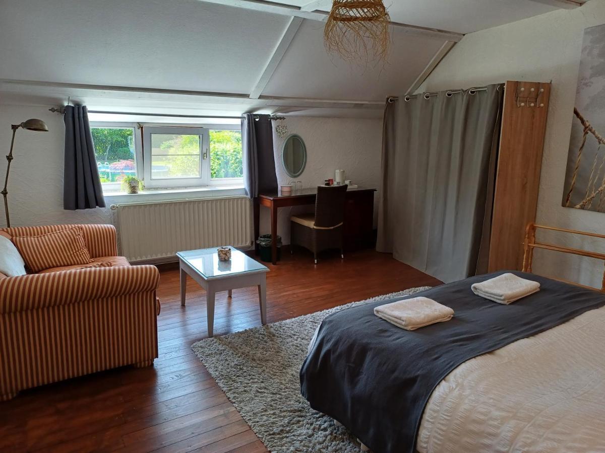 Les Gabelous - Chambre D'Hotes - Viroinval Dourbes Exterior photo