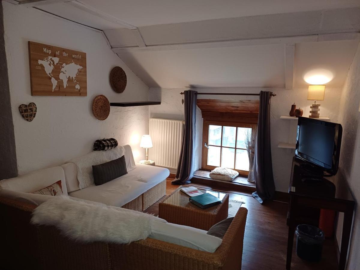 Les Gabelous - Chambre D'Hotes - Viroinval Dourbes Exterior photo